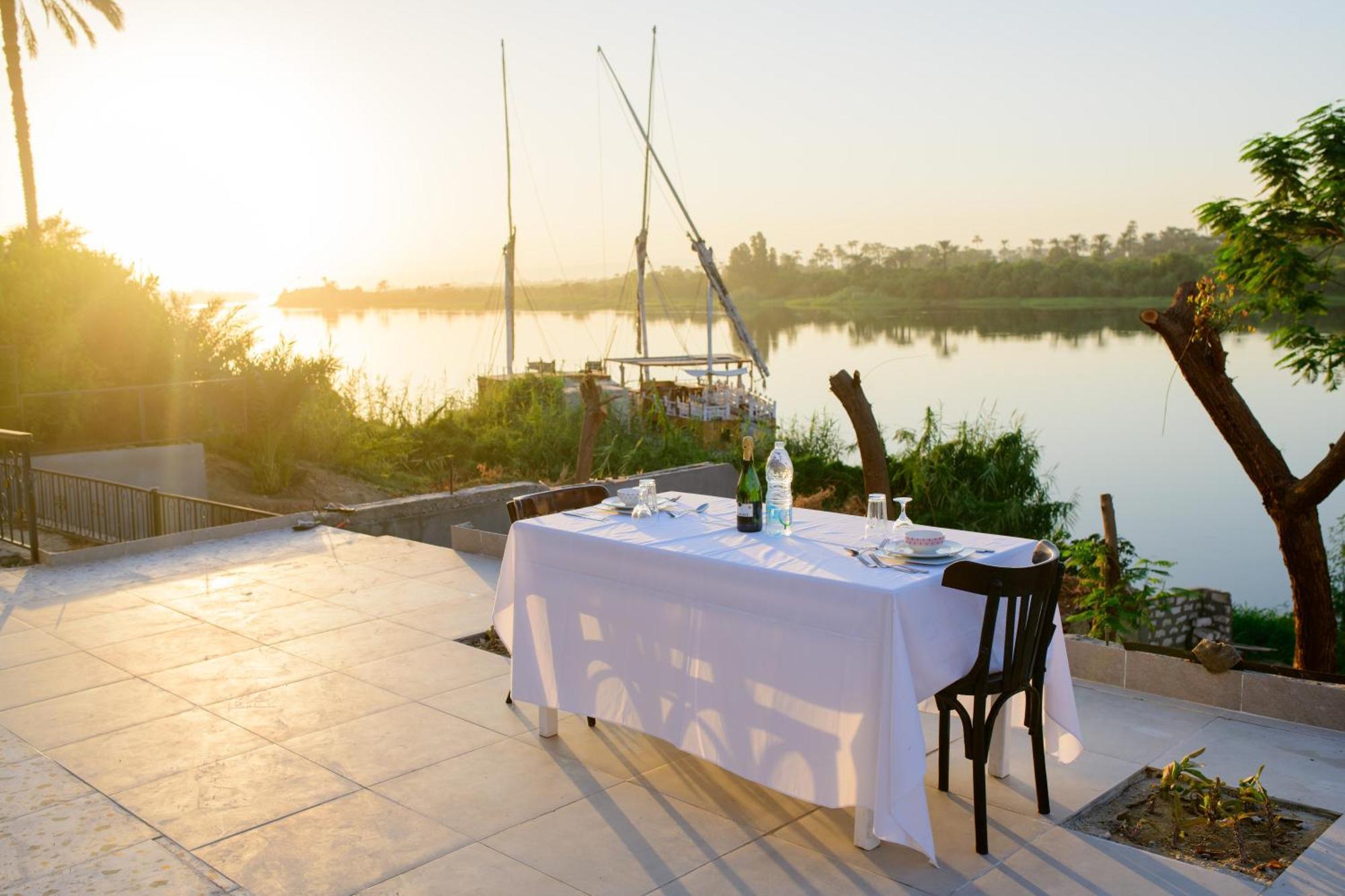 Eyaru Palace Nile View Luxor Bagian luar foto